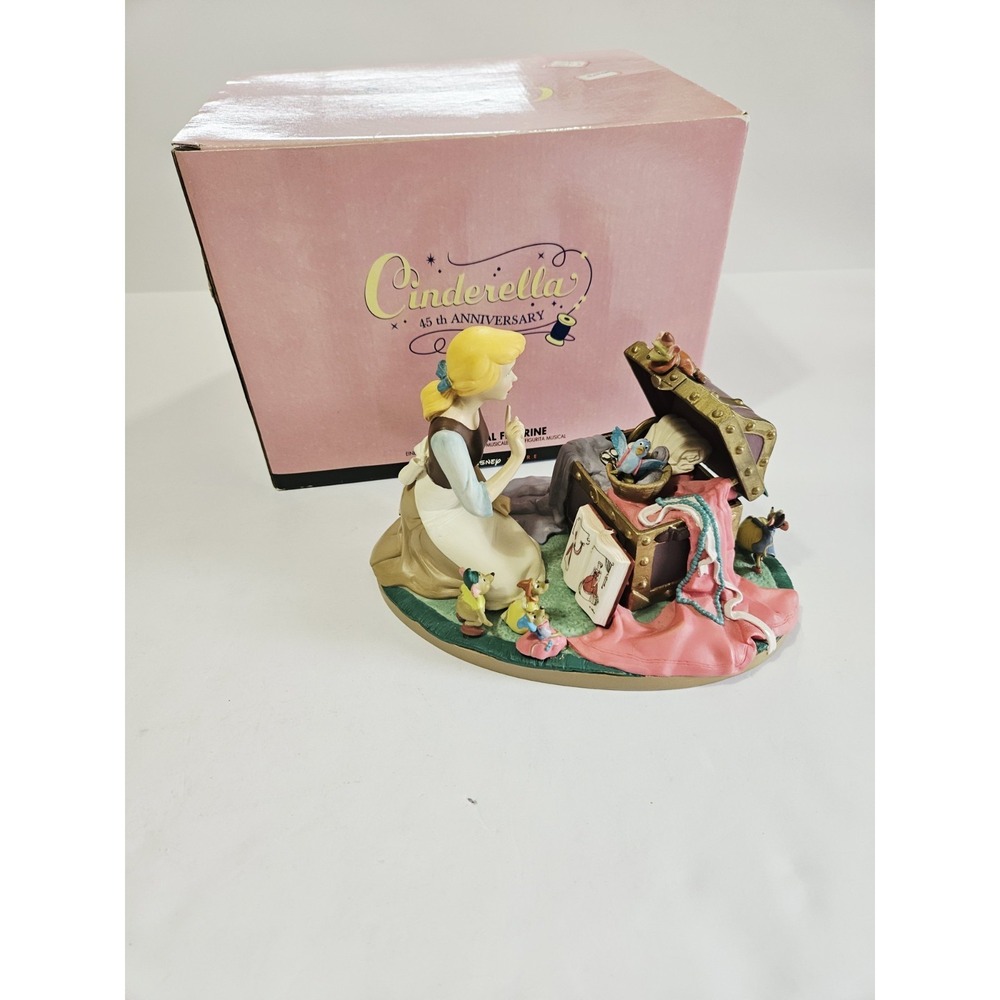1995 Cinderella Walt Disney 45th Anniversary Music Box Figurine with Sewing Mice - Picture 2 of 12